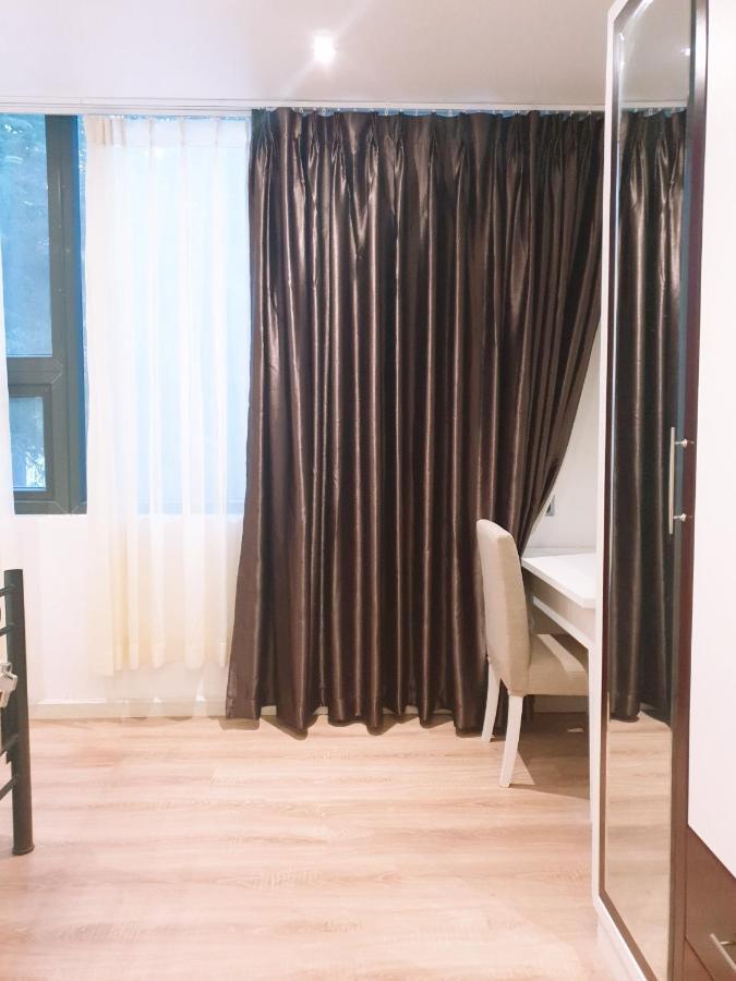 Xuan Huong Khách sạn hẻo lánh *